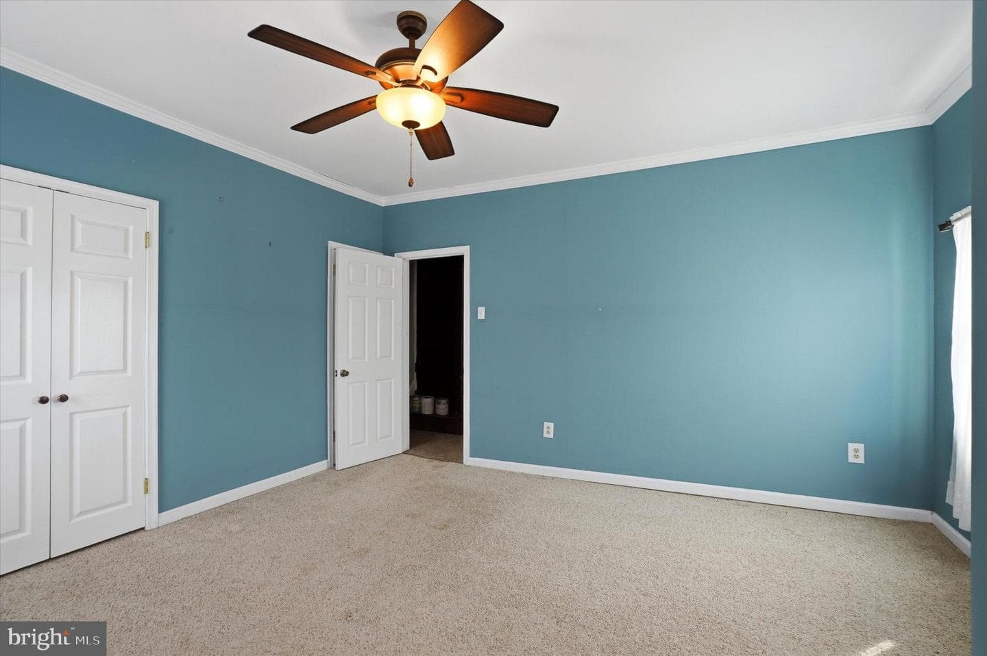 301 Grayling Avenue photo 10