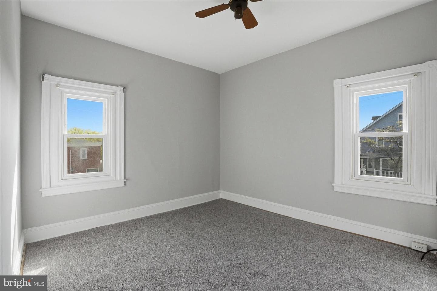 301 Grayling Avenue photo 15