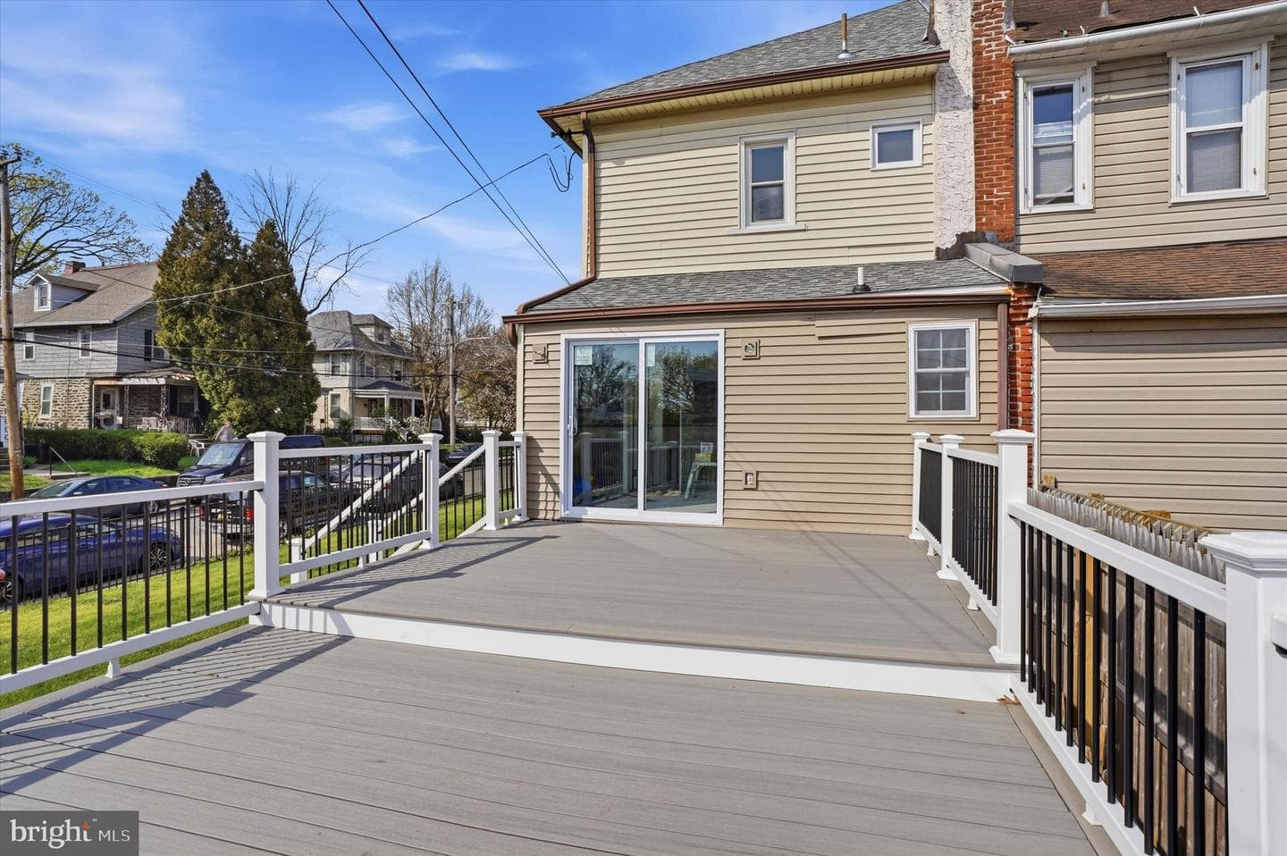 301 Grayling Avenue photo 20