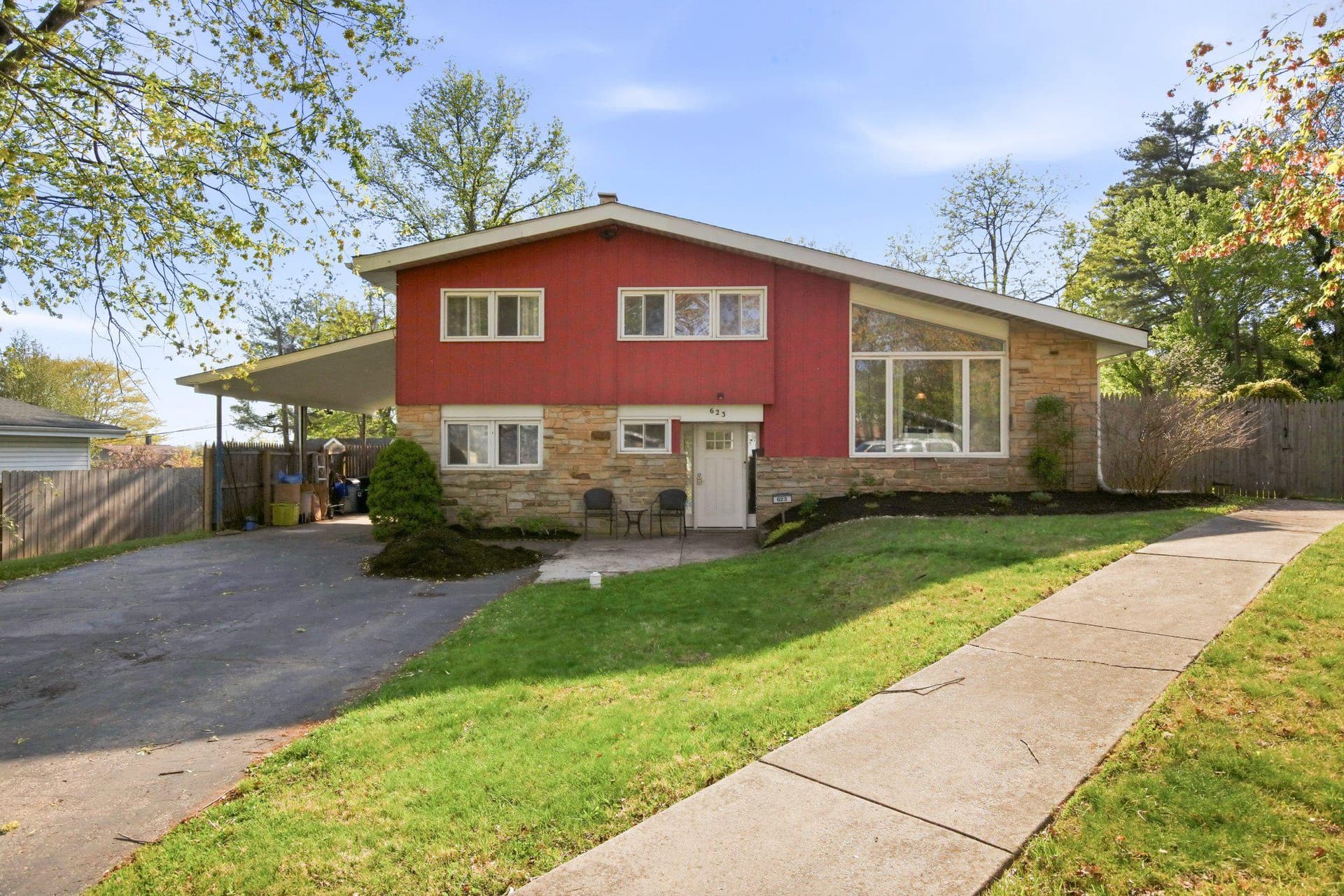623 Gawain Road