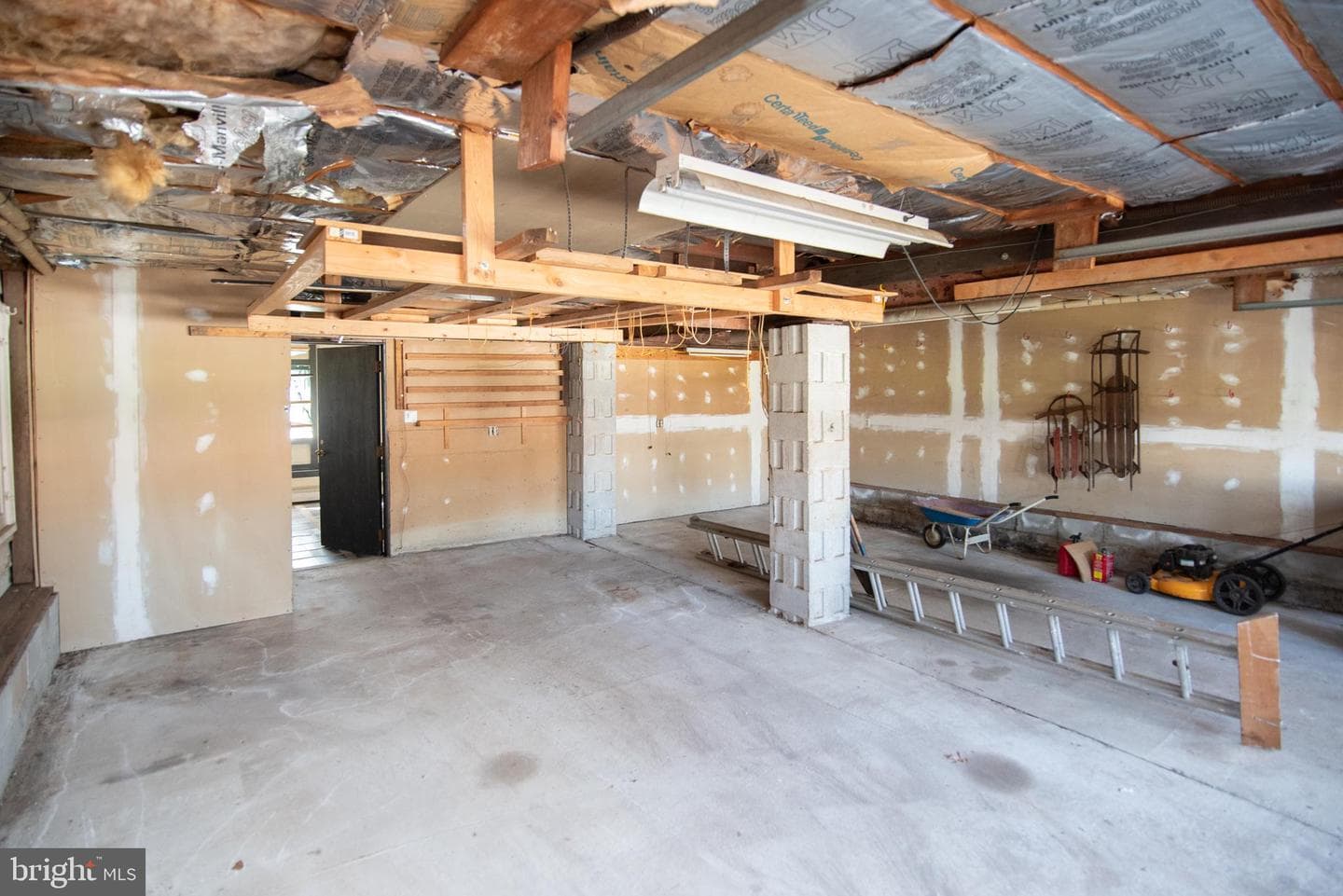 800 Forrest Street photo 38