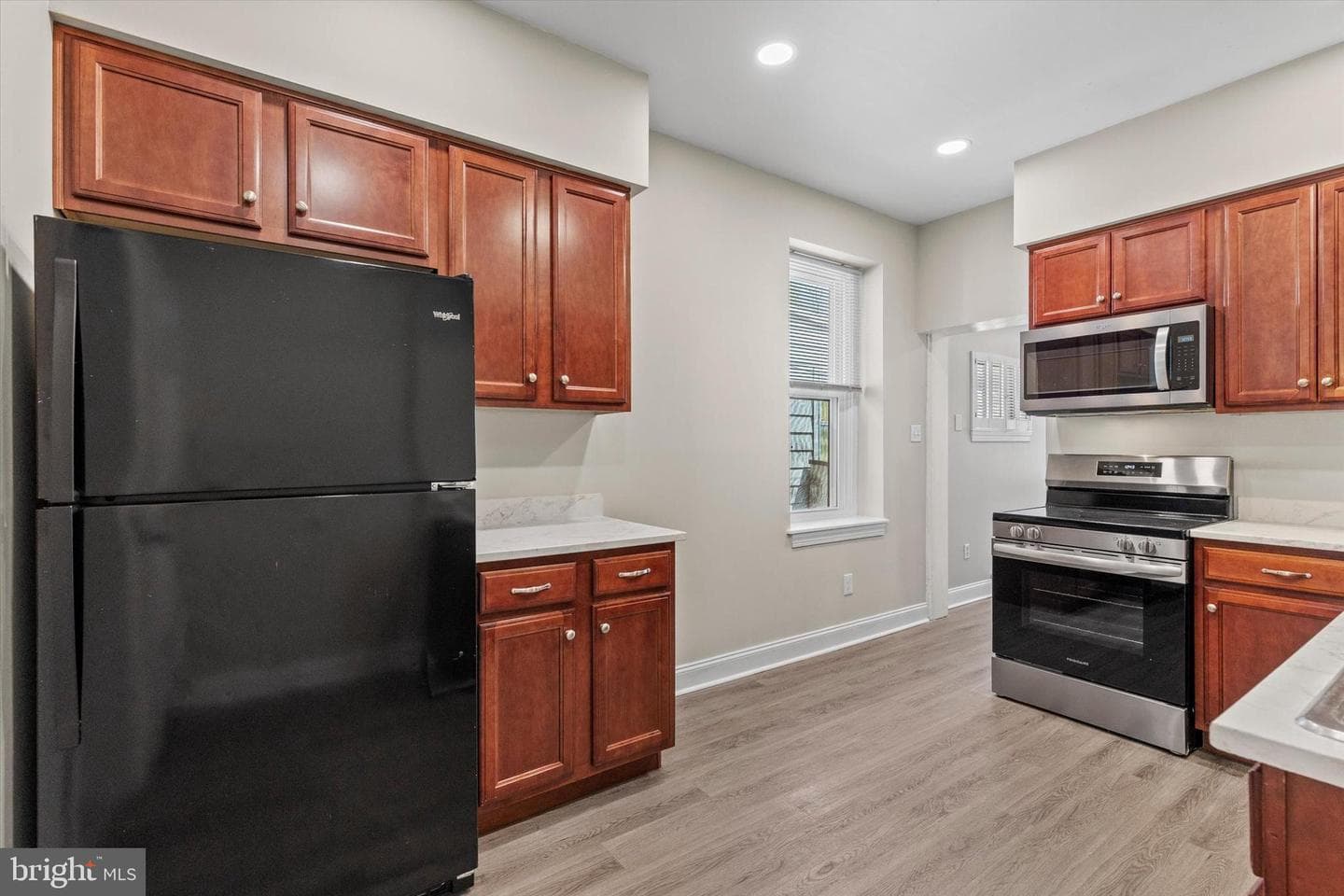 218 Forrest Avenue photo 10
