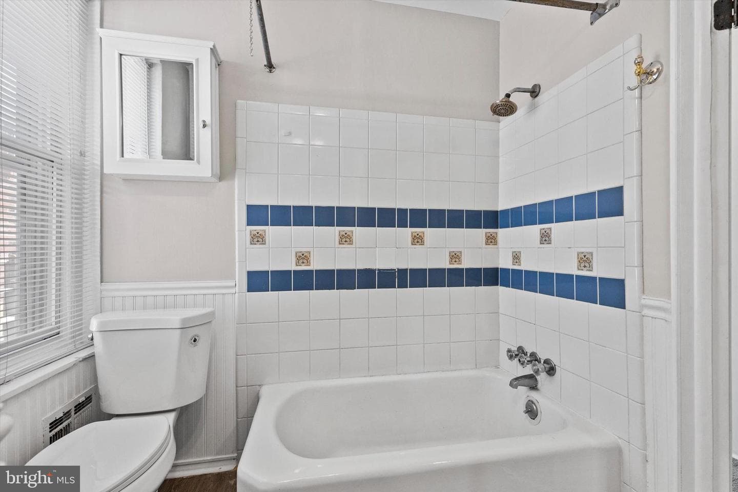 218 Forrest Avenue photo 18