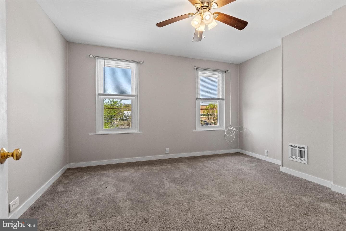 218 Forrest Avenue photo 22