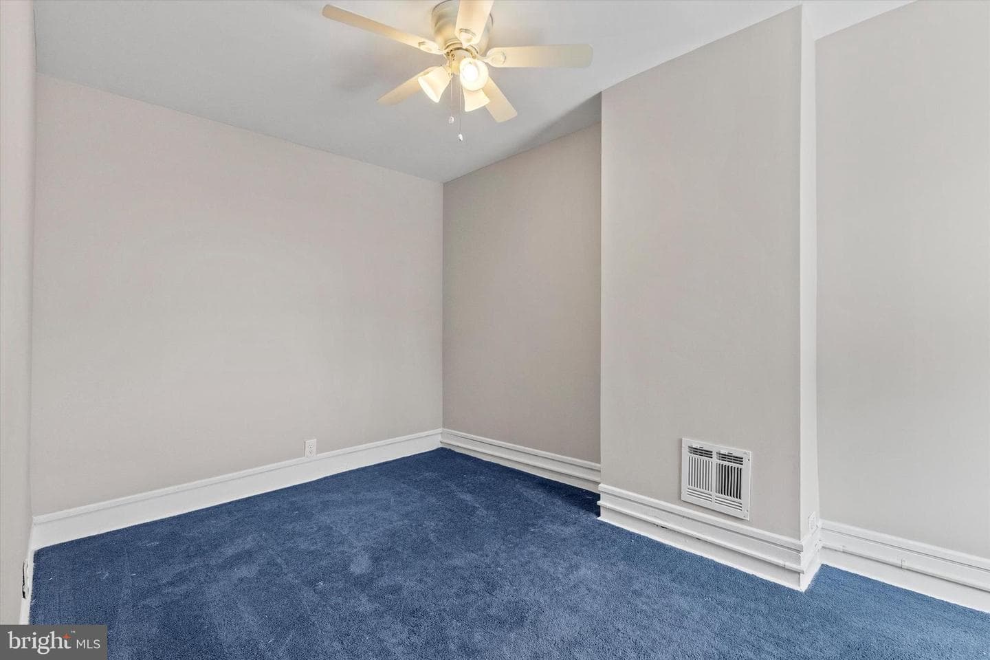 218 Forrest Avenue photo 26