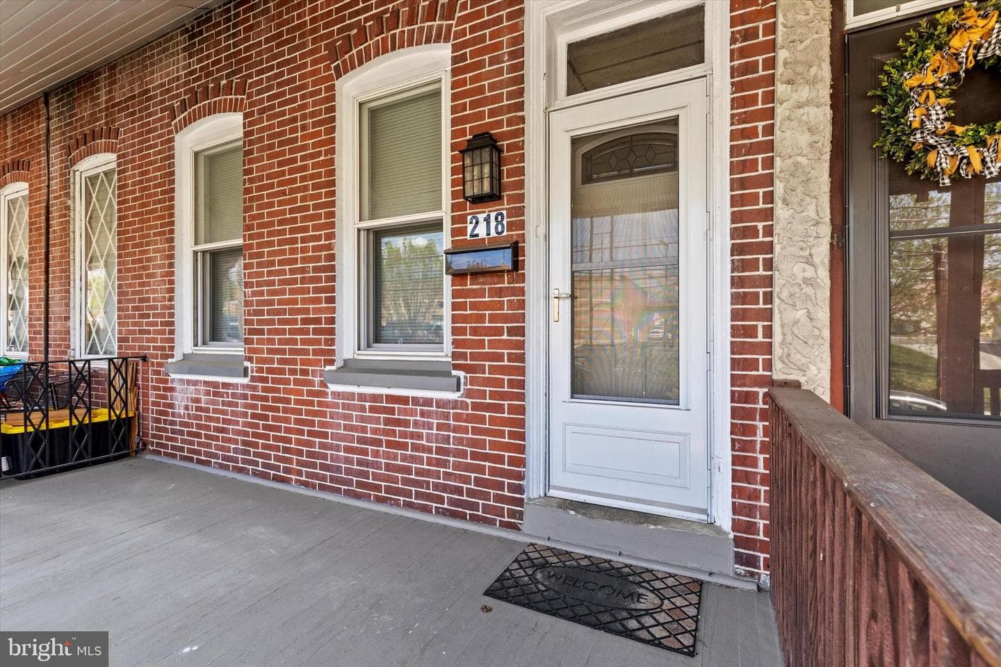 218 Forrest Avenue photo 4