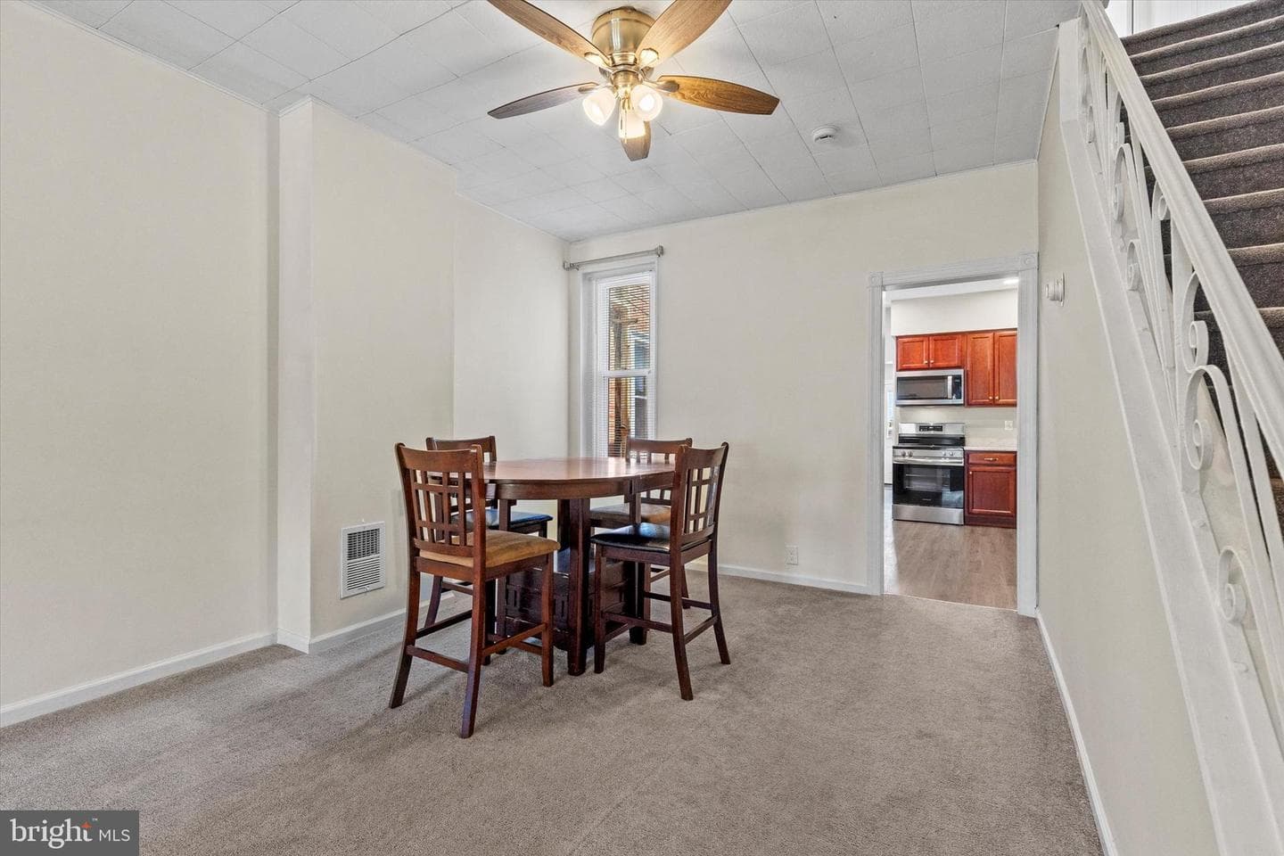 218 Forrest Avenue photo 8