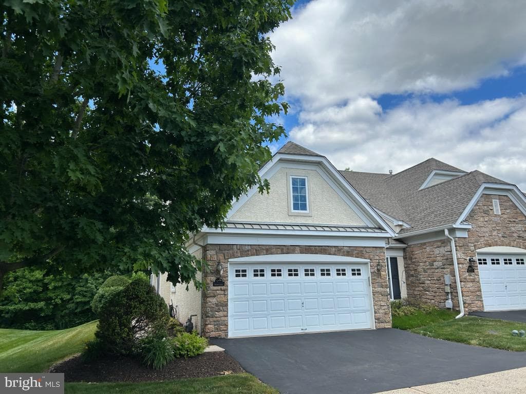 377 Brittany Court photo 3