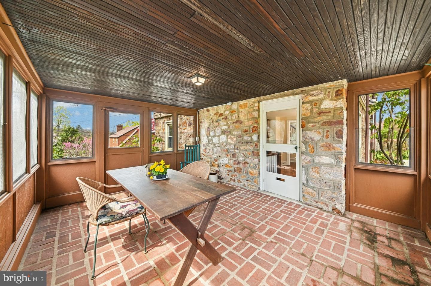 2301 Coles Boulevard photo 10