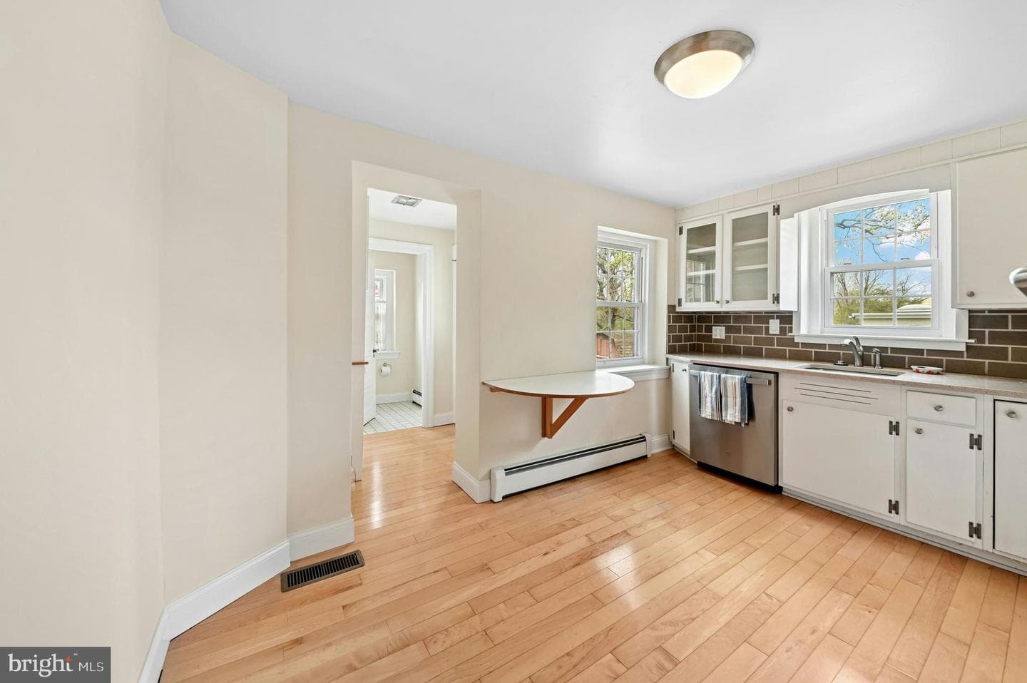 2301 Coles Boulevard photo 14
