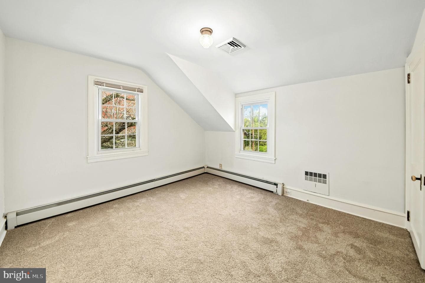 2301 Coles Boulevard photo 21
