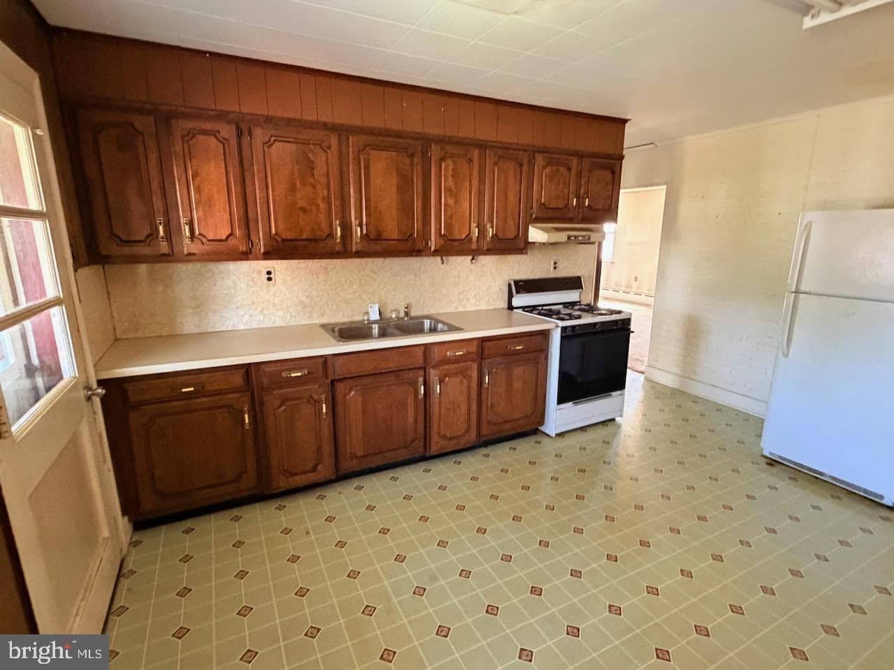 318 Chestnut Street photo 9