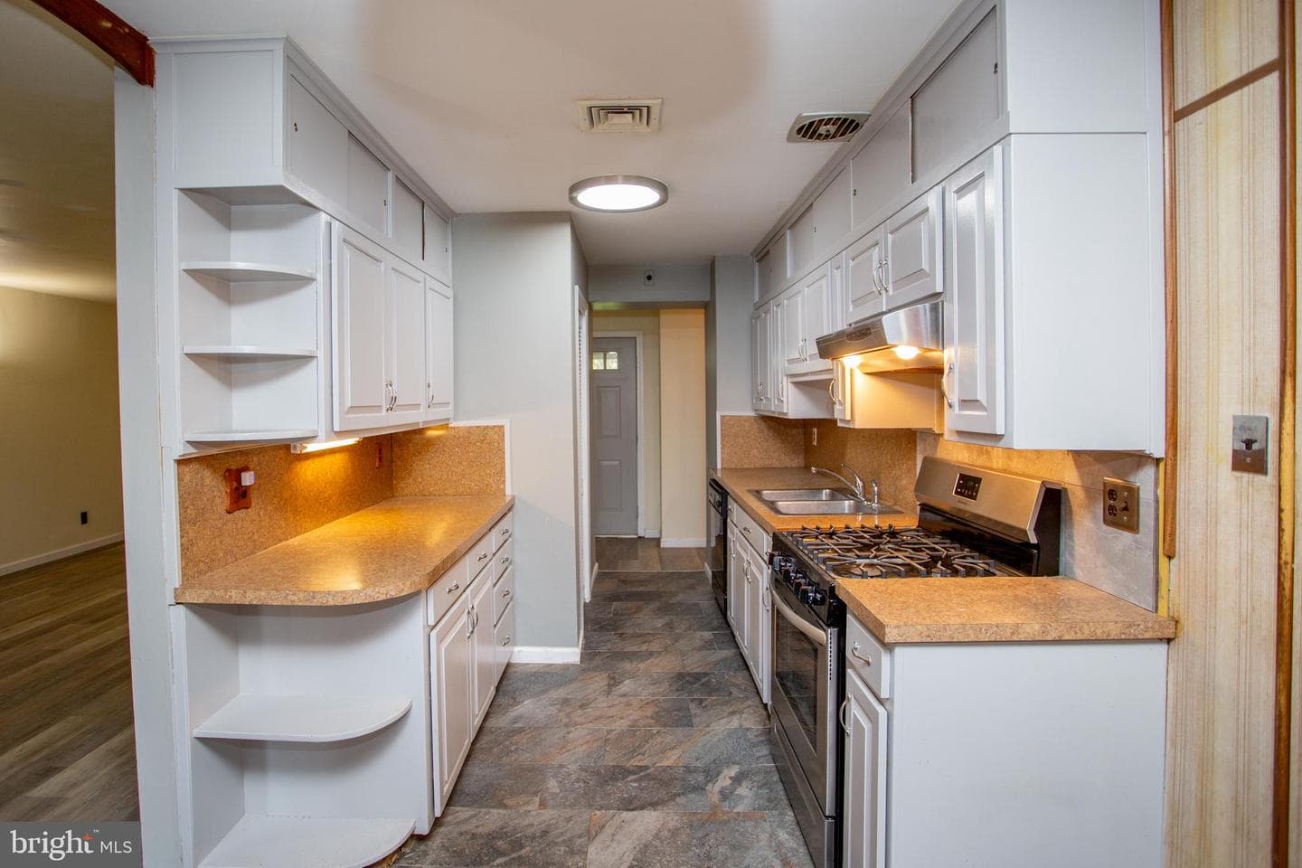 2114 Chestnut photo 12