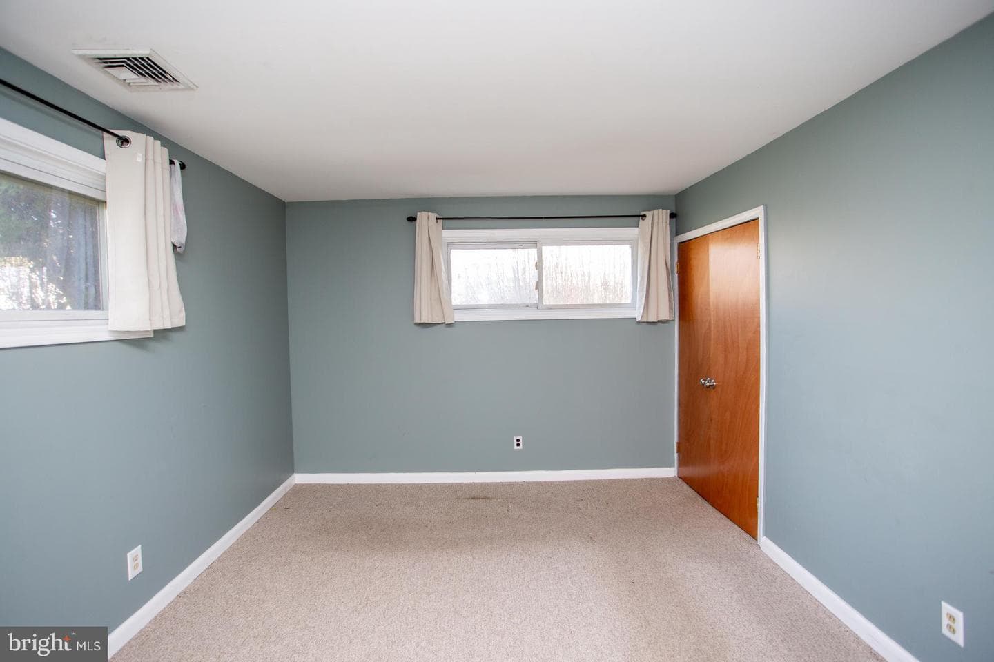 2114 Chestnut photo 16
