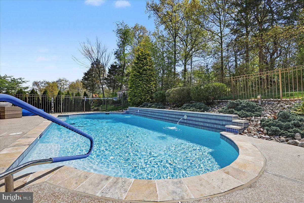 108 Matthew Lane photo 32
