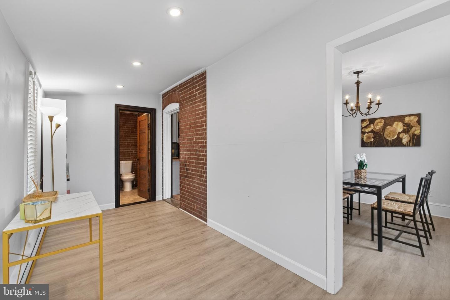 890 South Street photo 11