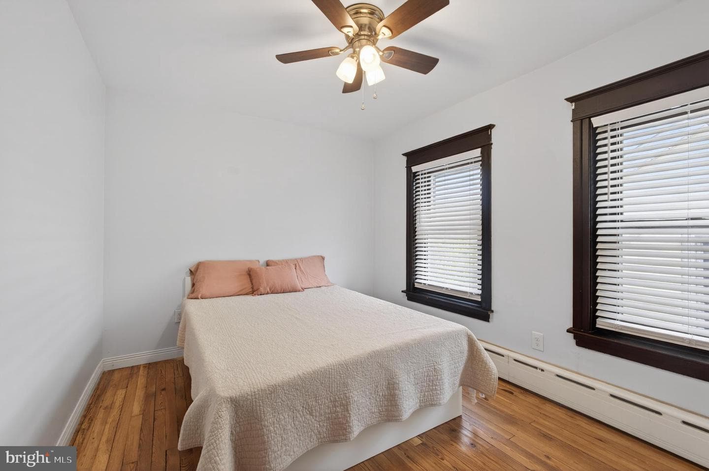 890 South Street photo 21