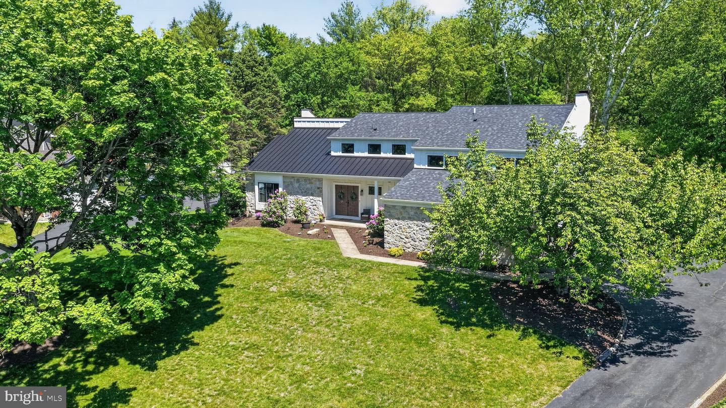 1531 Fulton Drive photo 2