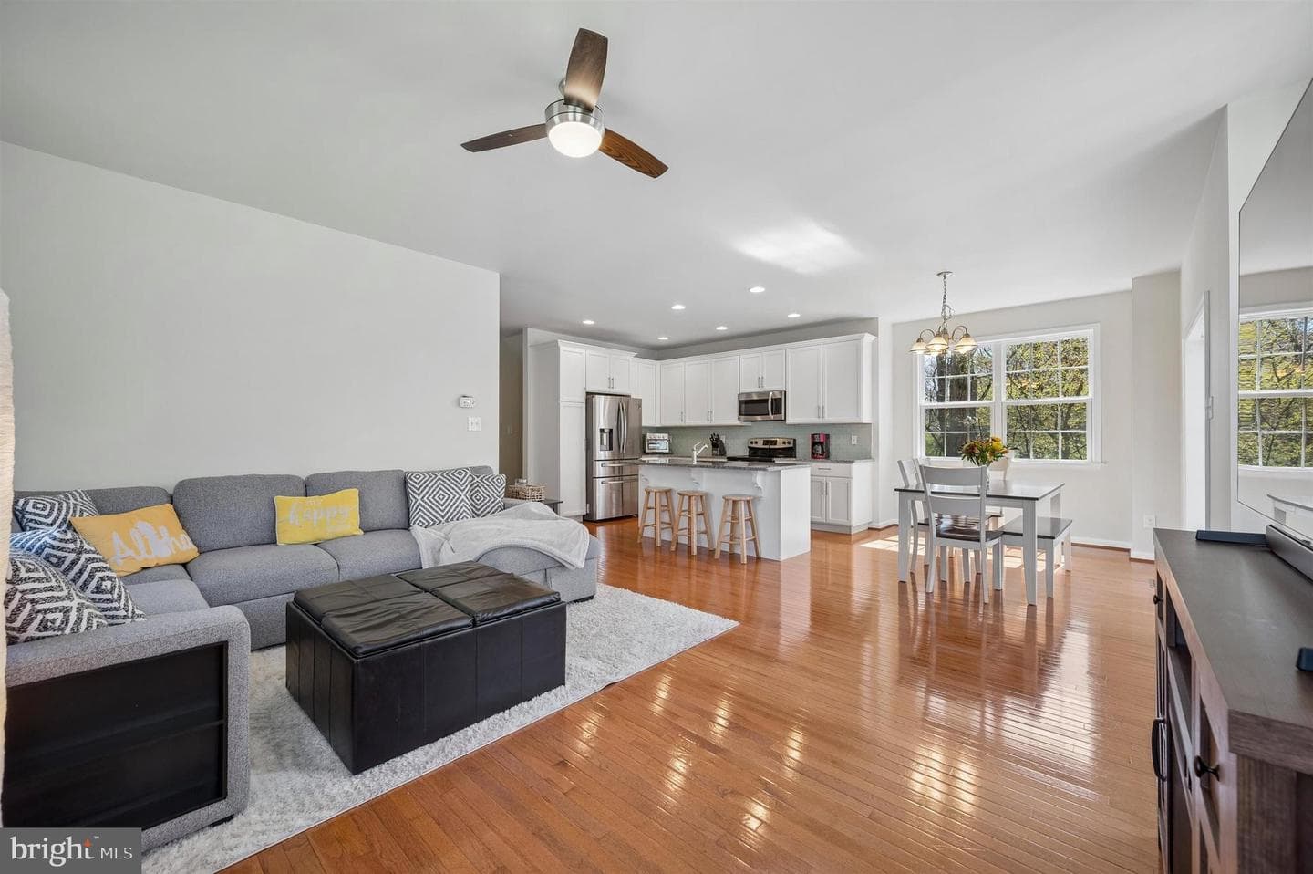 1474 N Line Street photo 5