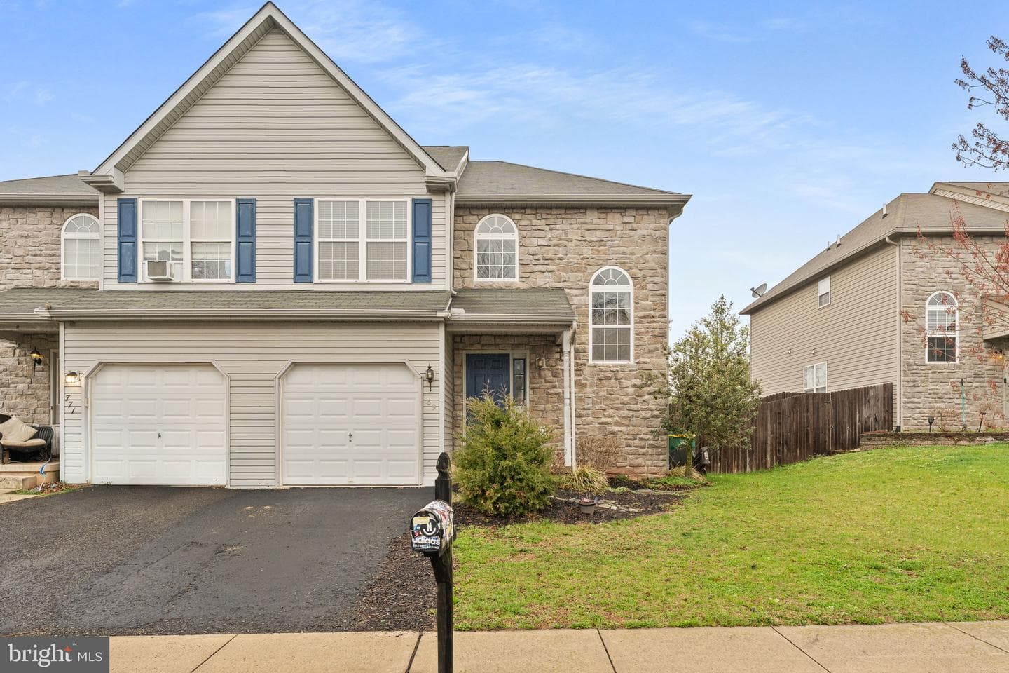 769 Hunter Drive photo 2