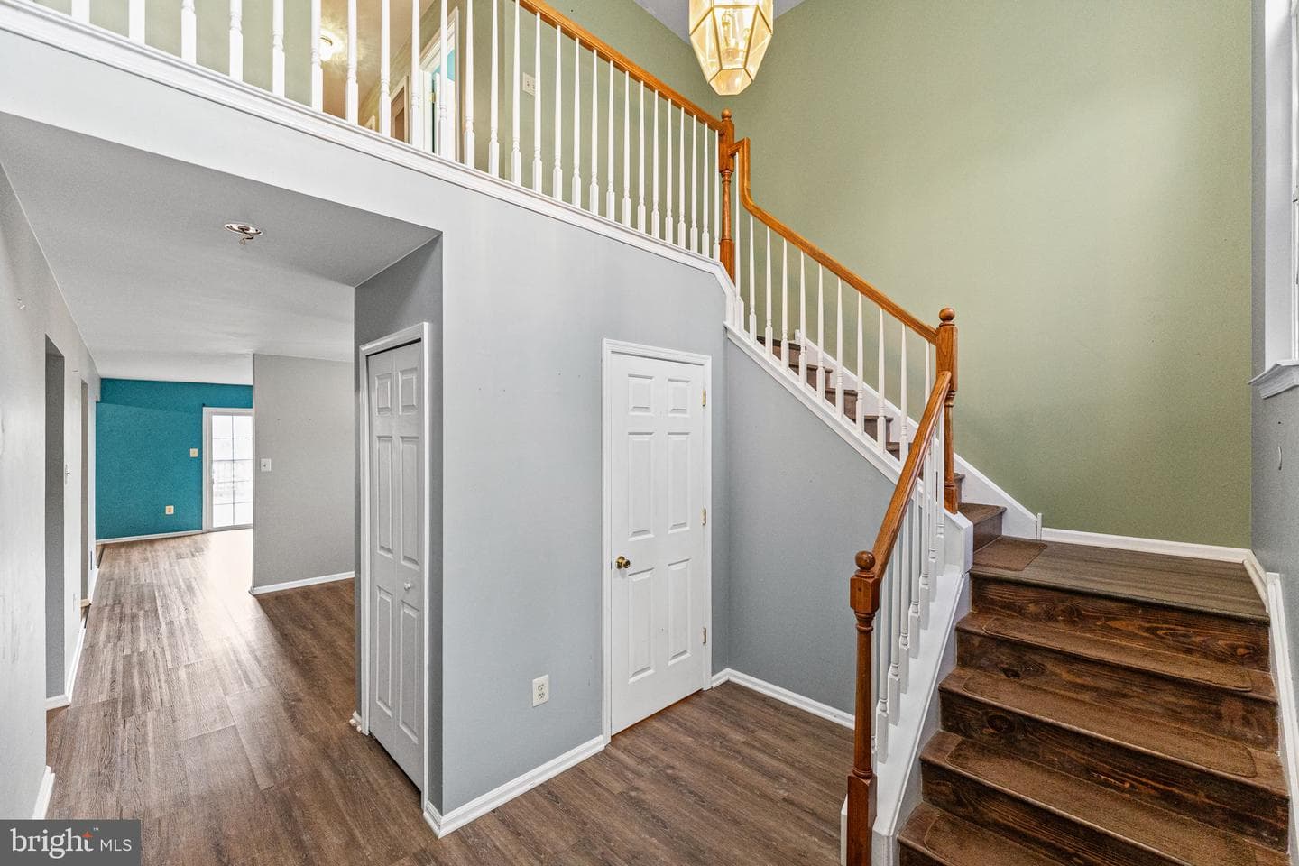 769 Hunter Drive photo 4
