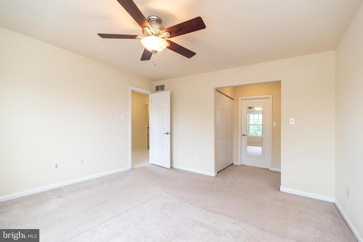 177 Seckel Court photo 32