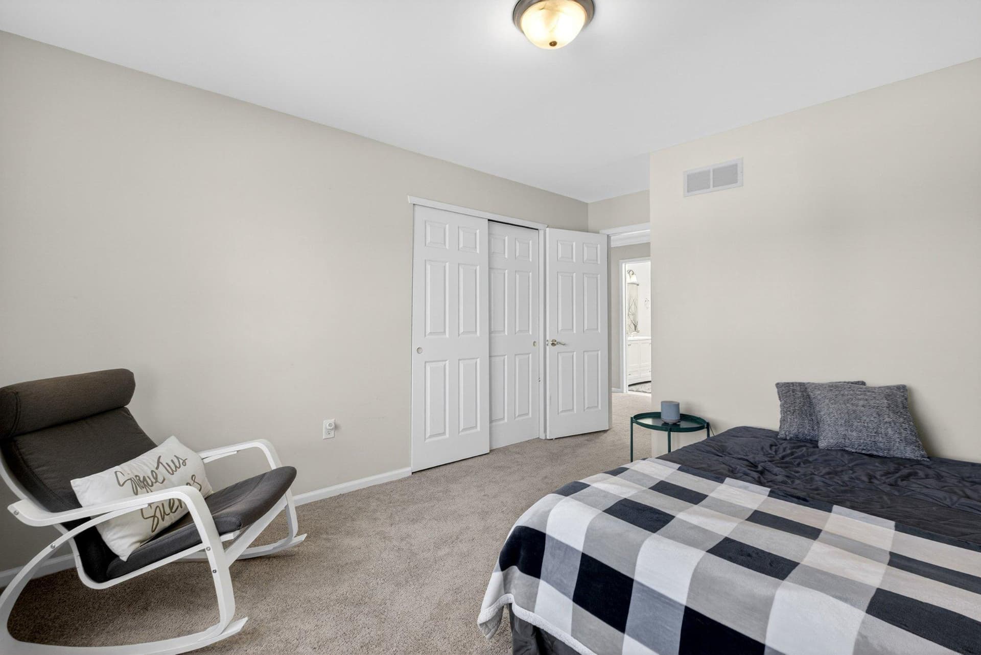 154 Hunsicker Drive photo 31