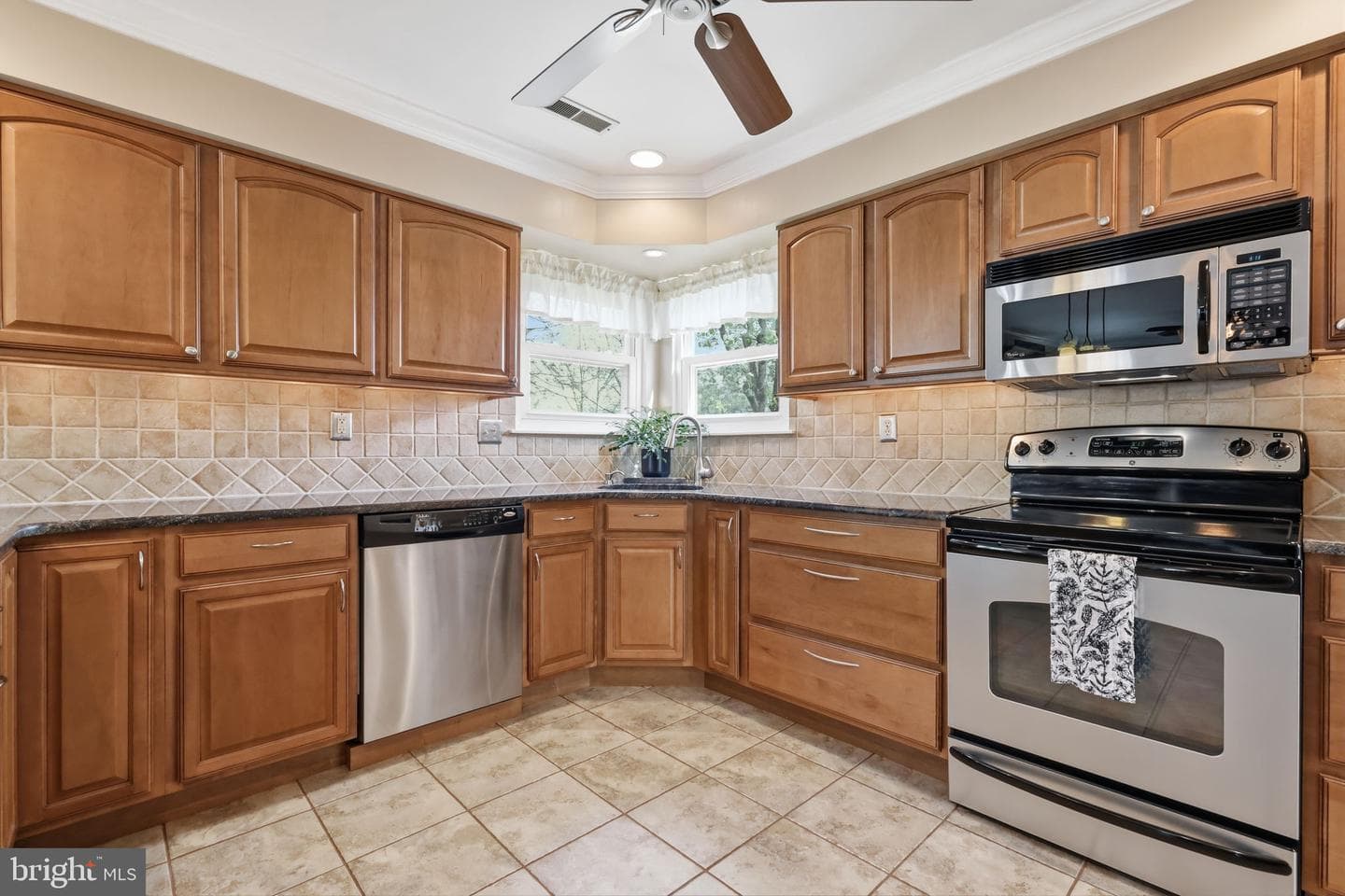 327 Abbey Lane photo 11
