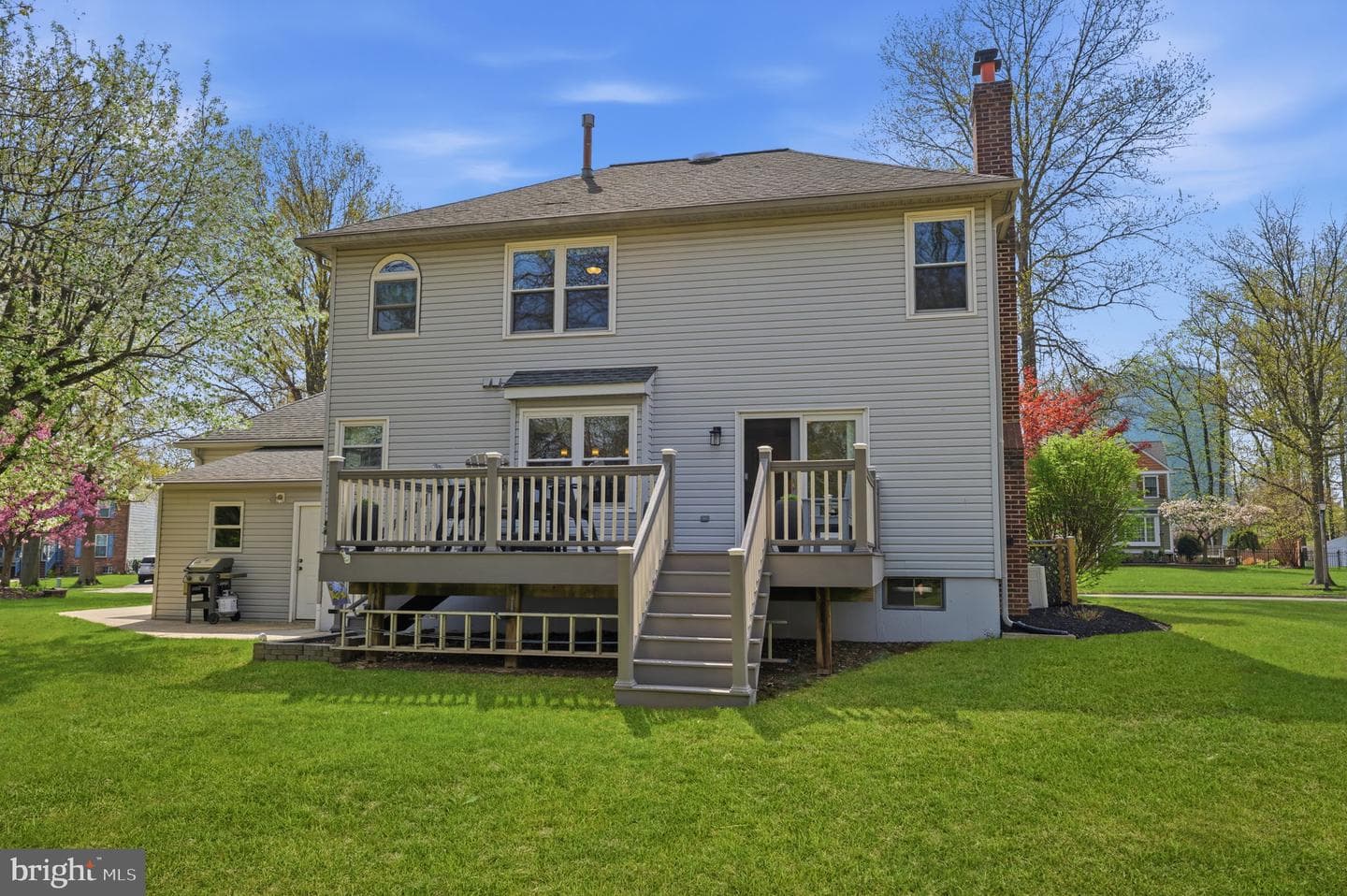 327 Abbey Lane photo 45