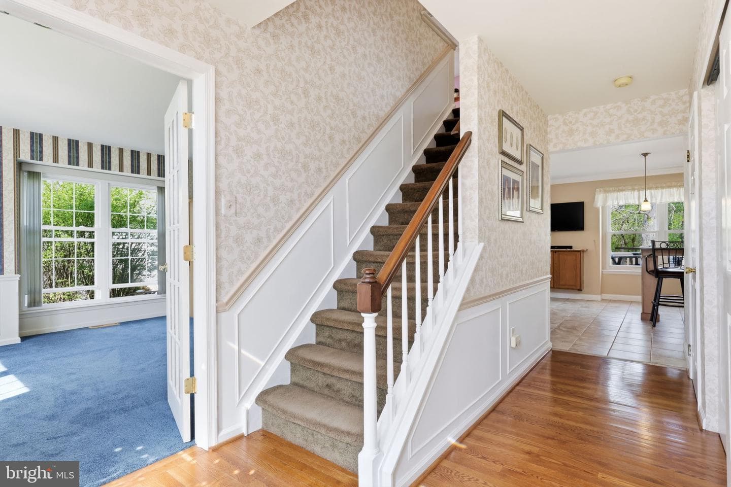 327 Abbey Lane photo 5