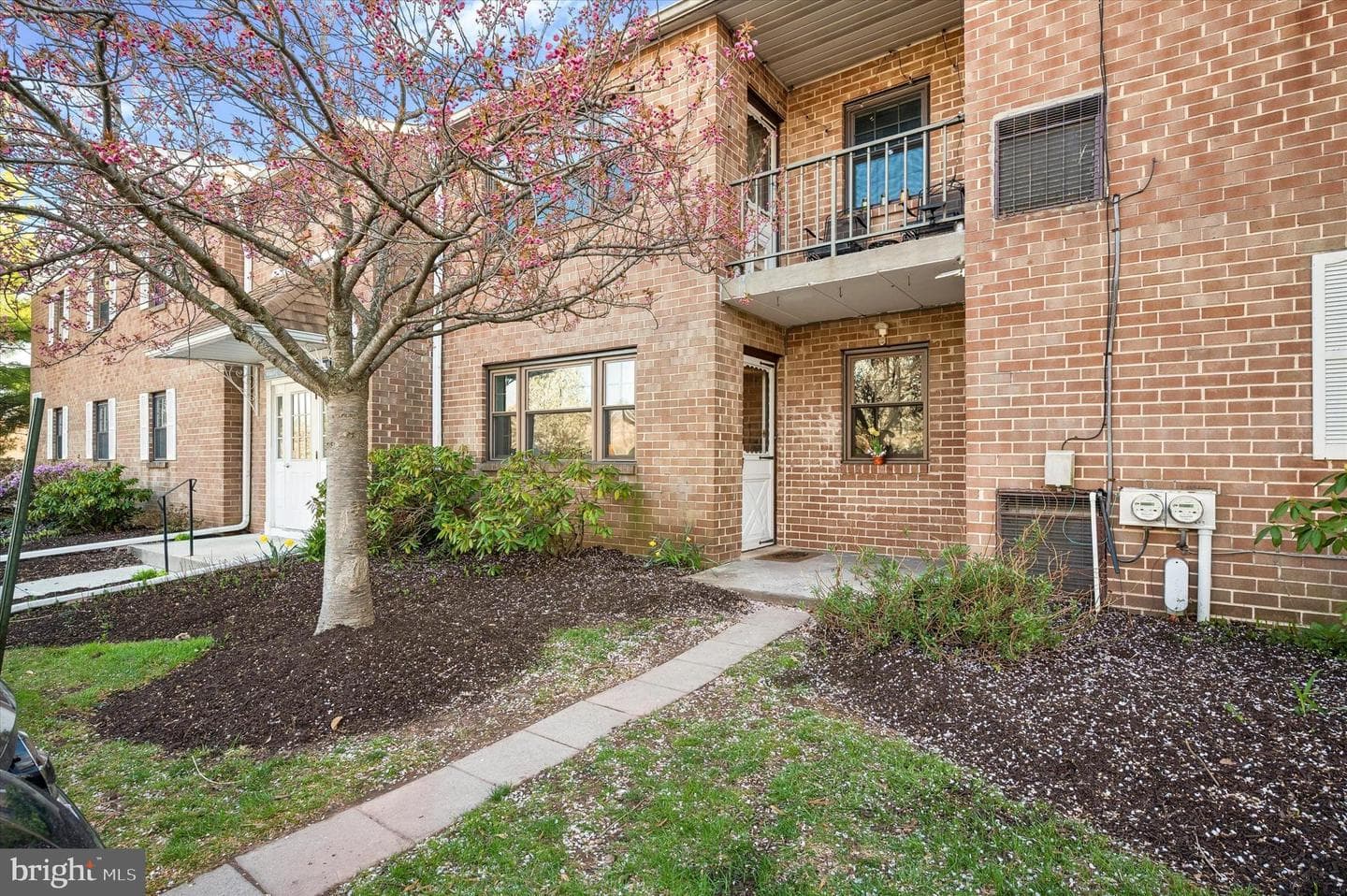 114 Riversedge #condo 114