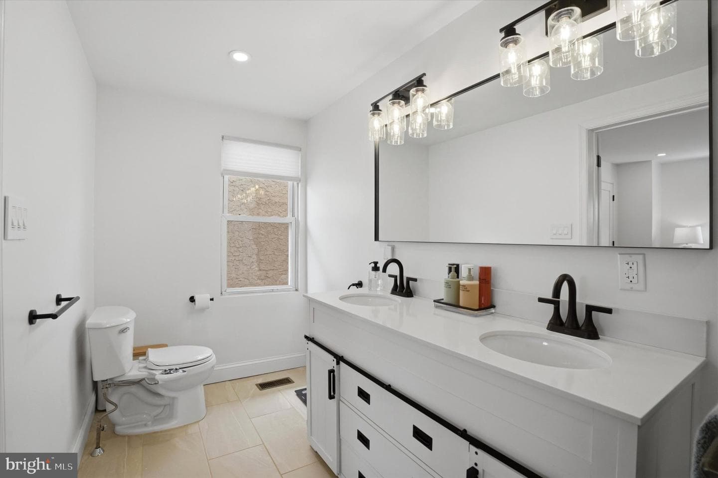 90 Greenfield Avenue photo 16