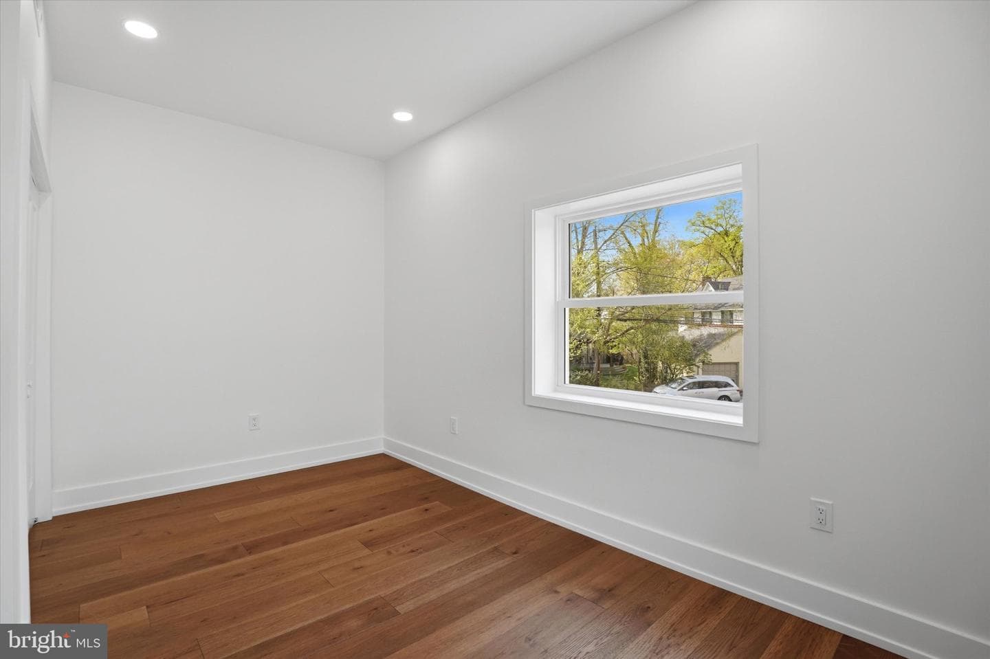 425 Grove Place photo 21