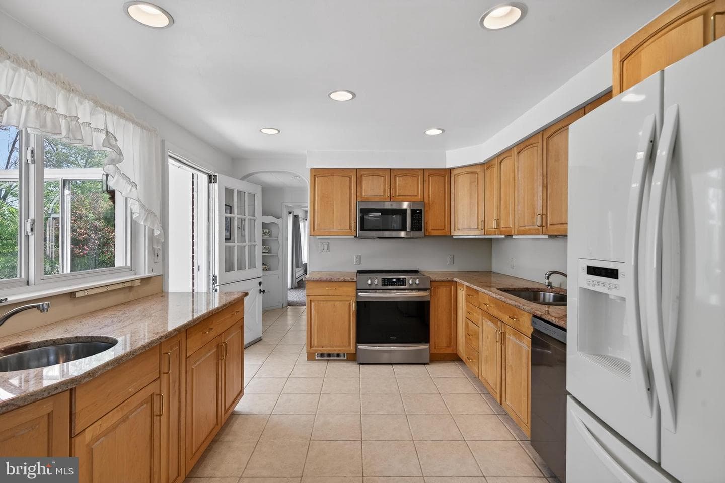 1702 Pemberton Road photo 24