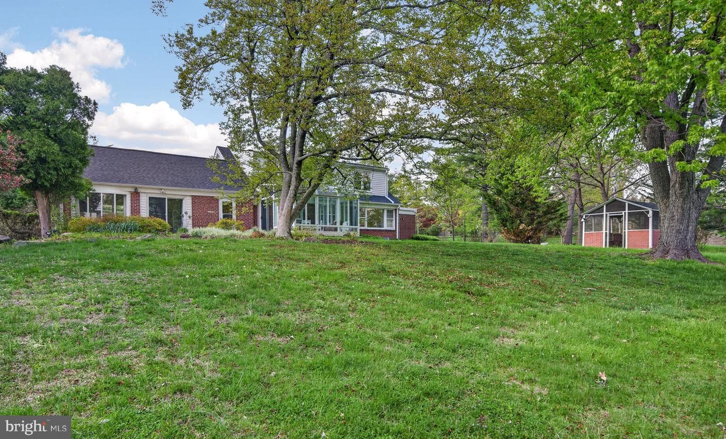 1702 Pemberton Road photo 69
