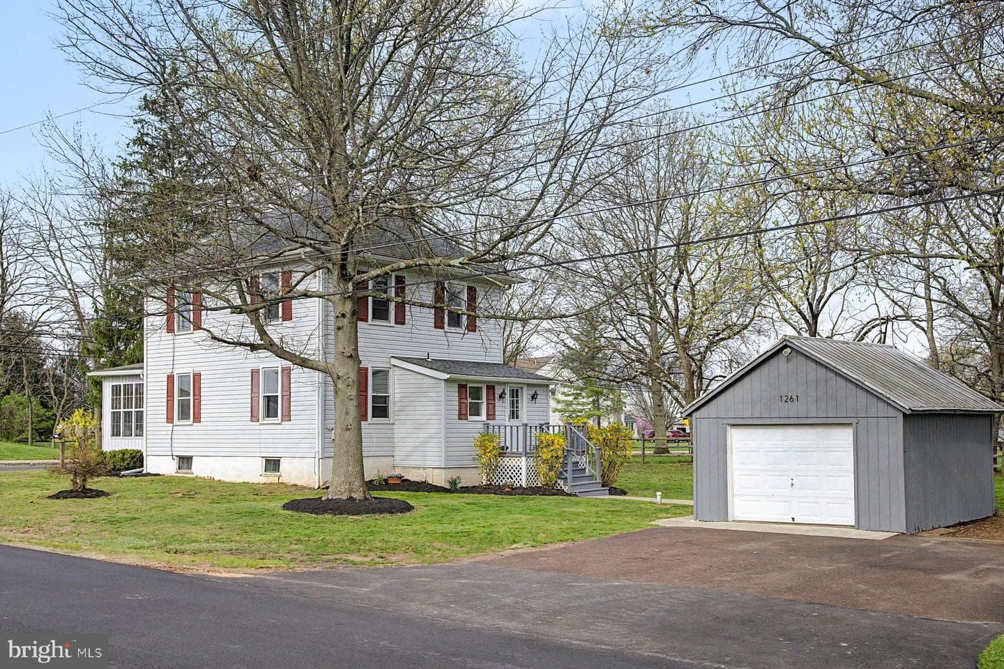 1261 Snyder Road photo 6
