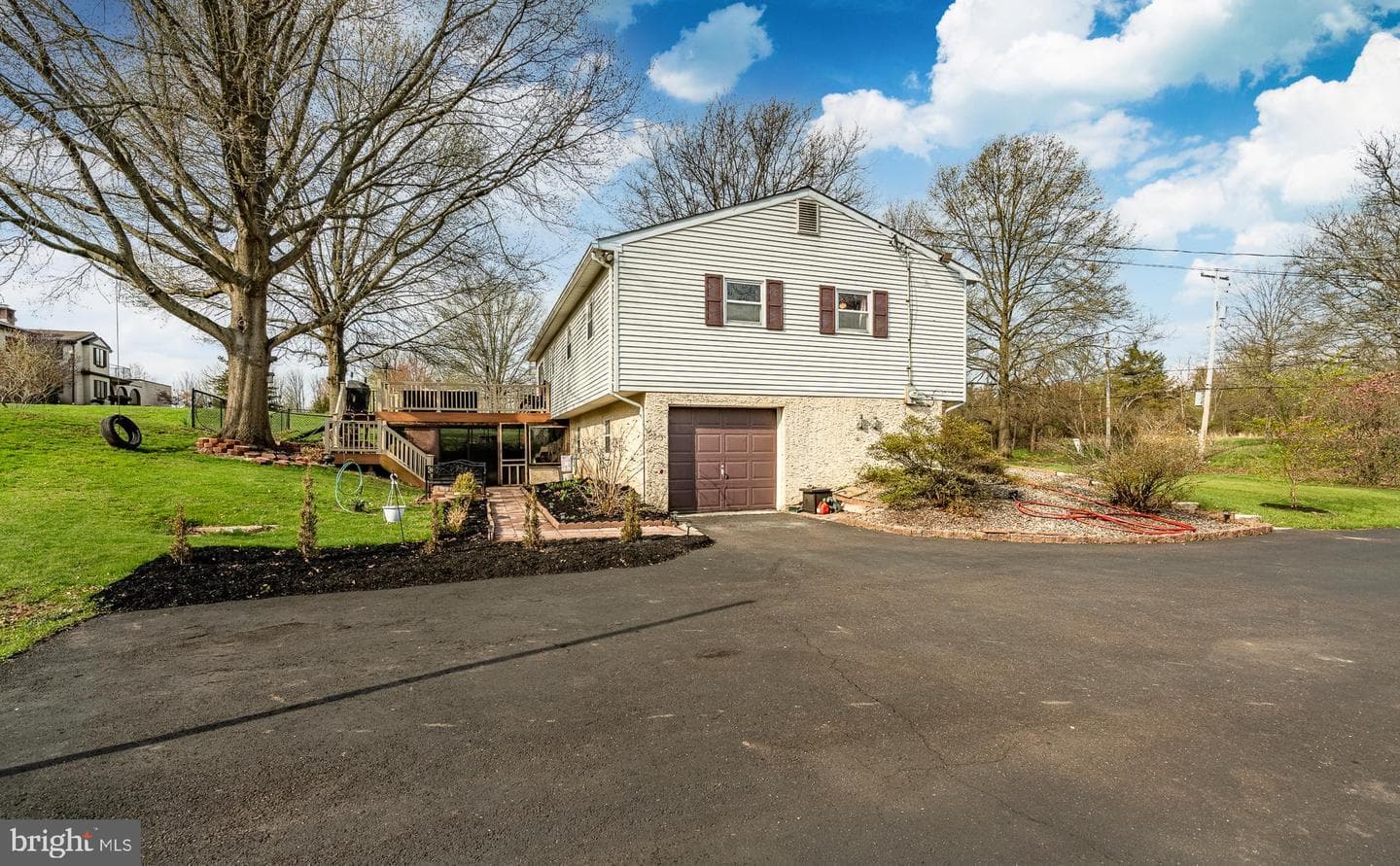 36 Sunset Road photo 42