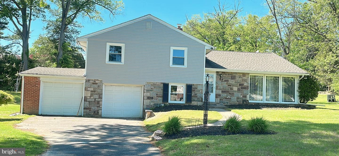 1242 June Rd, Huntingdon Valley
