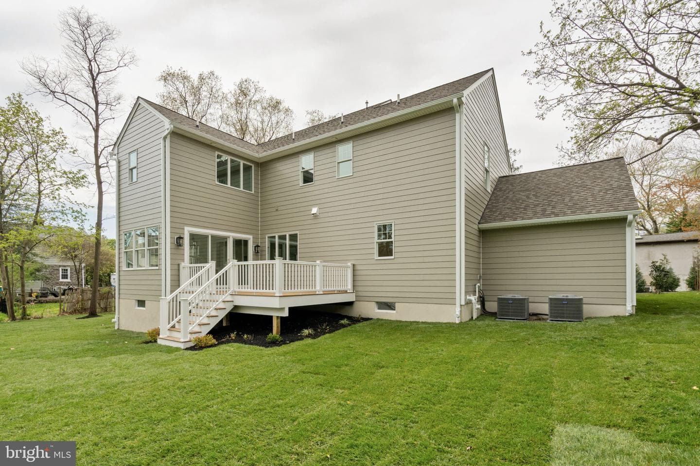 13 Elmwood Avenue photo 83