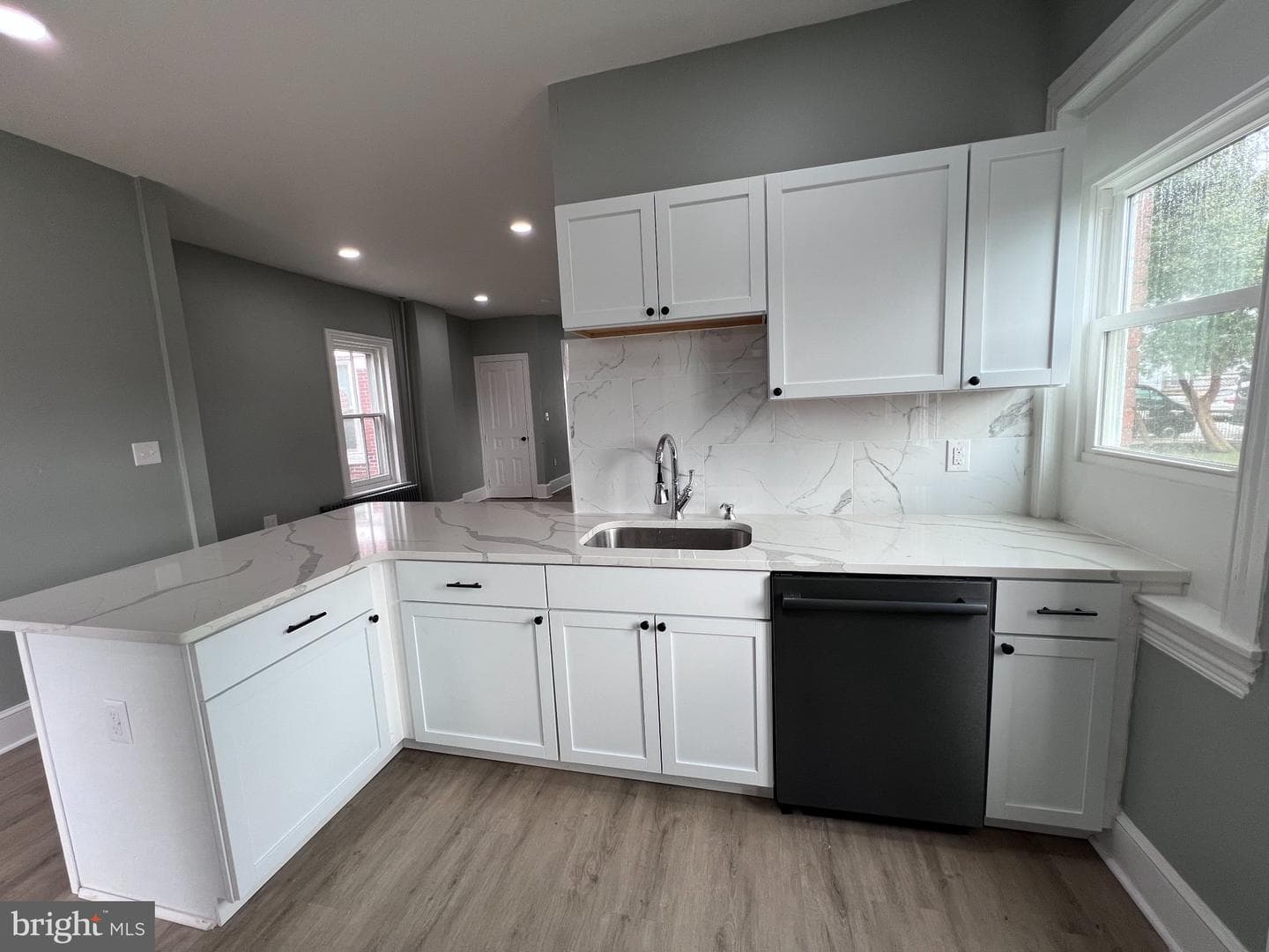 26 E 5th Street photo 16
