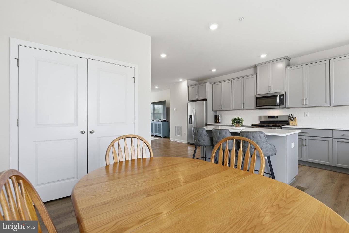 65 E Front Street photo 19