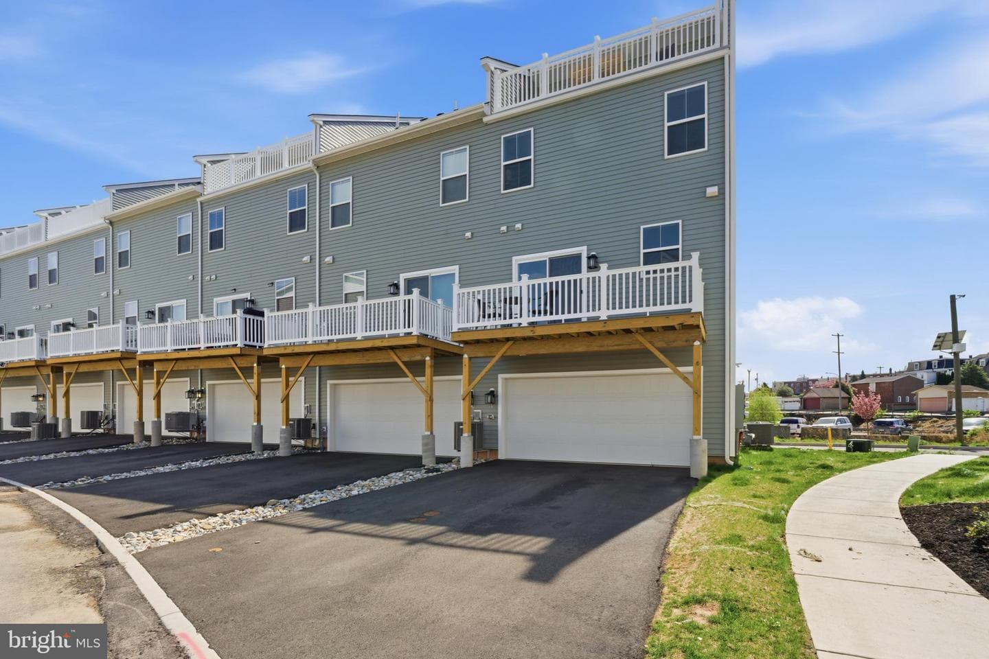 65 E Front Street photo 3