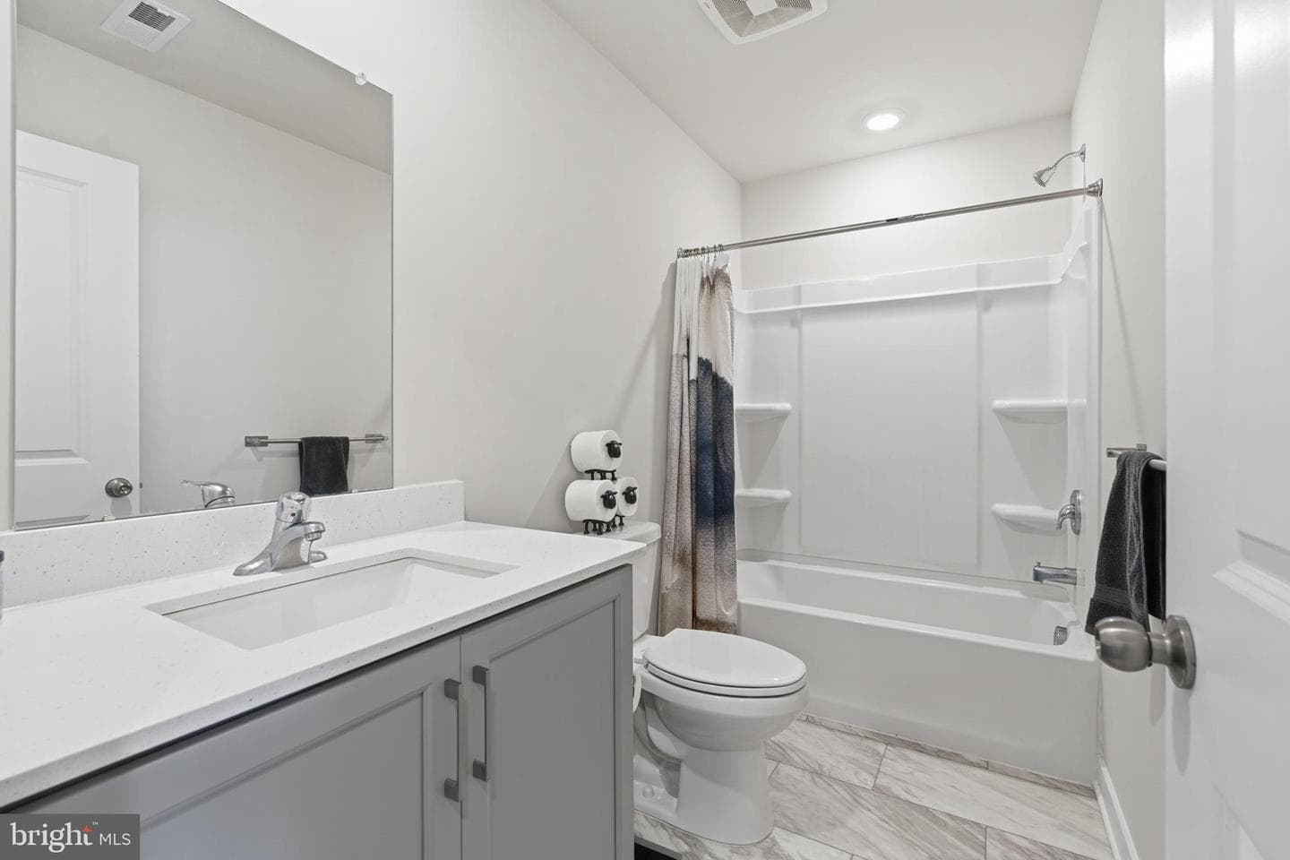 65 E Front Street photo 37