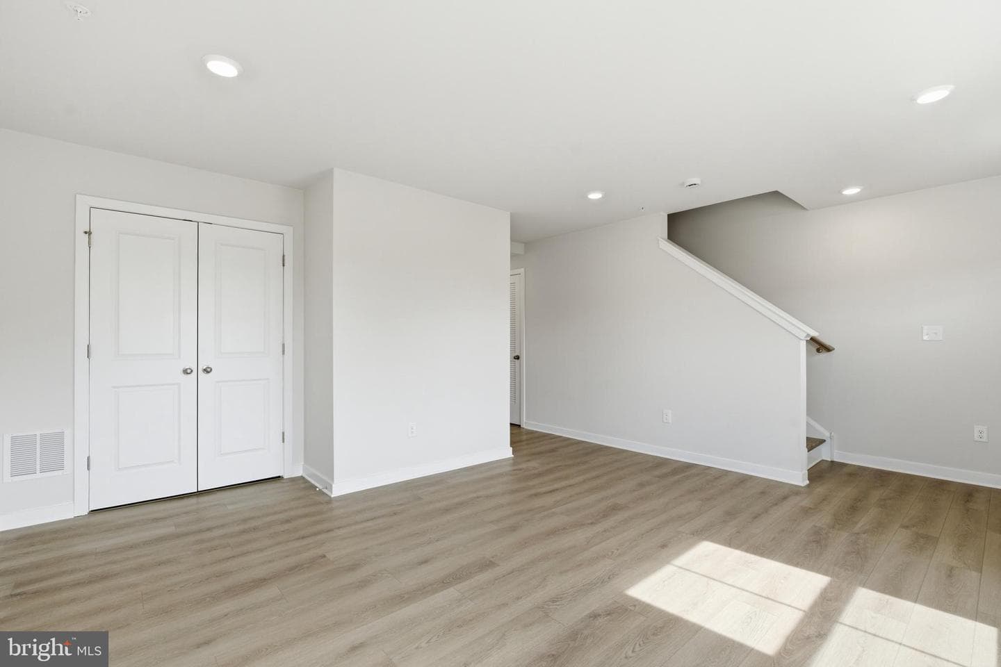 65 E Front Street photo 8