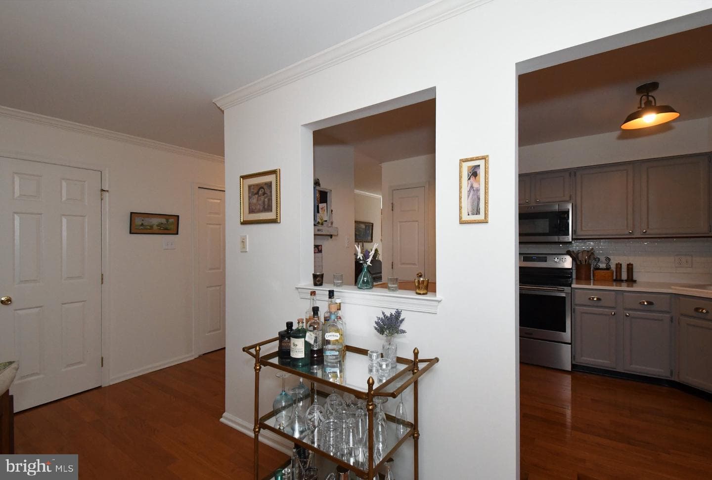 201 Essex Court photo 9