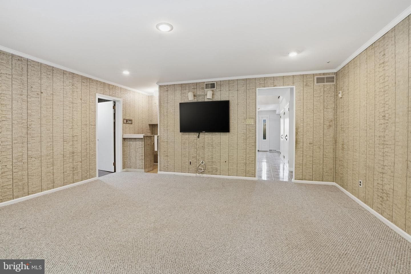 1840 Nicholas Drive photo 15