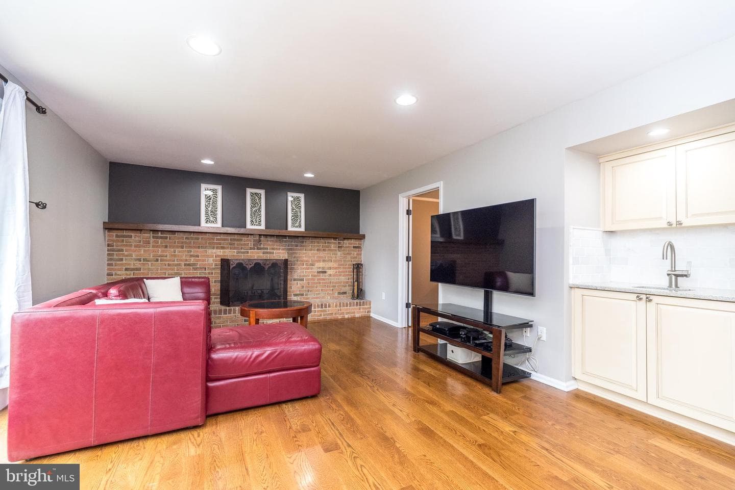 1608 Brittany Drive photo 14