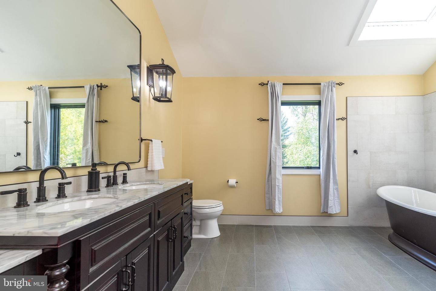 1608 Brittany Drive photo 28