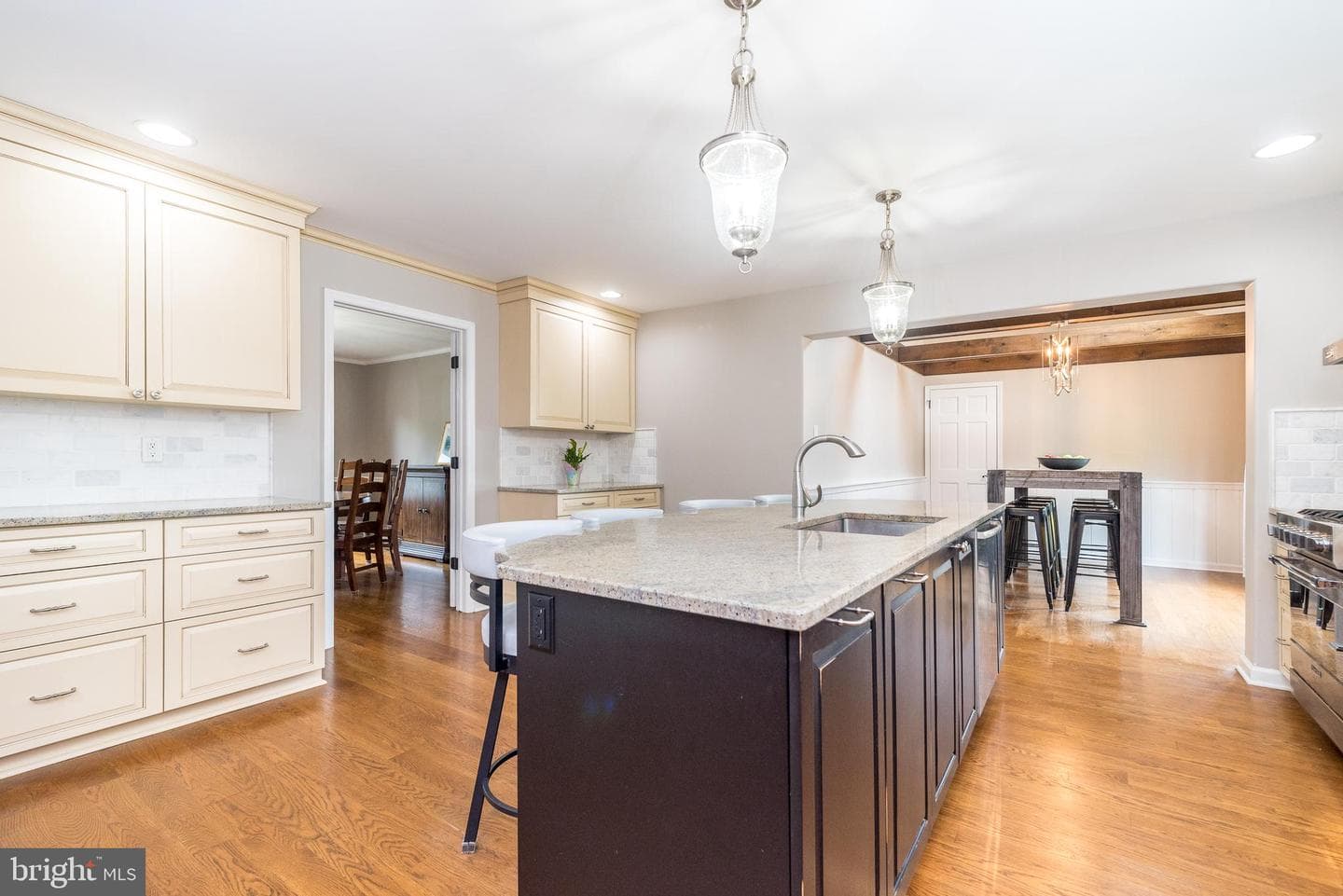 1608 Brittany Drive photo 8