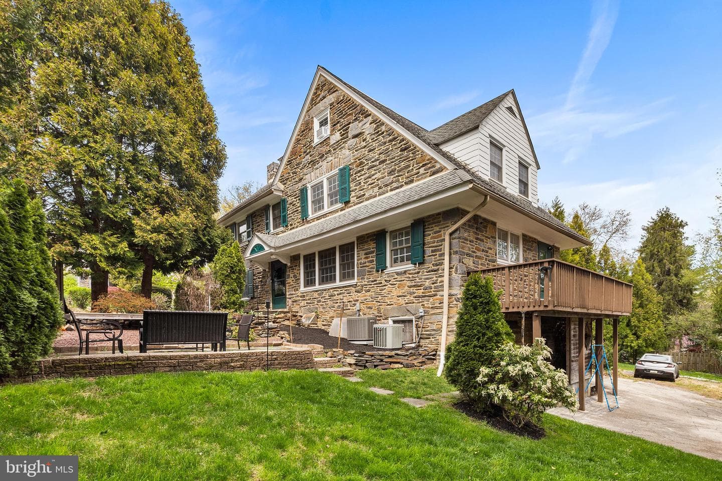 16 Radcliff Road photo 37